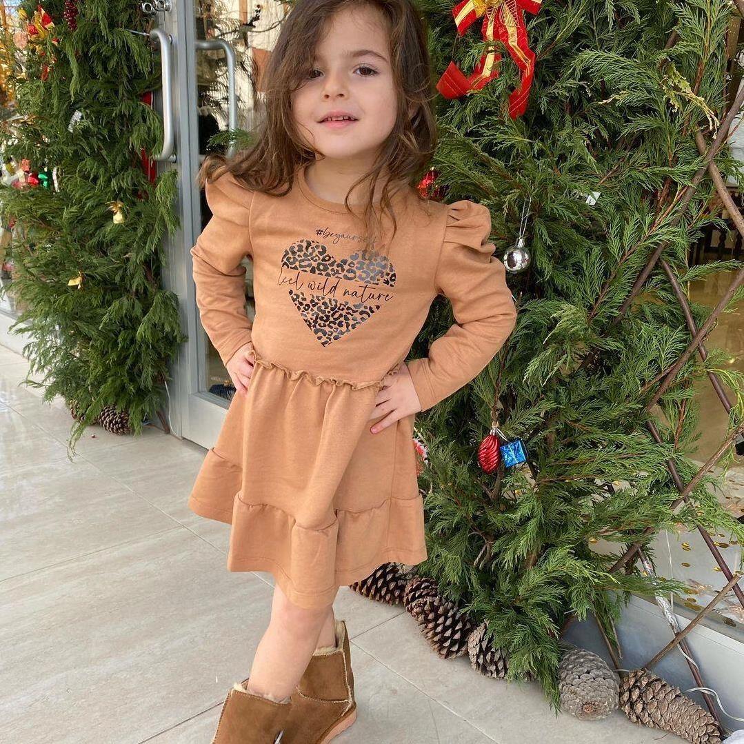 پیراهن خردلی طرح قلب دخترانه ترک کد 2260 61040dd0-cc69-45b4-8270-df63ecd9adb6.jpg