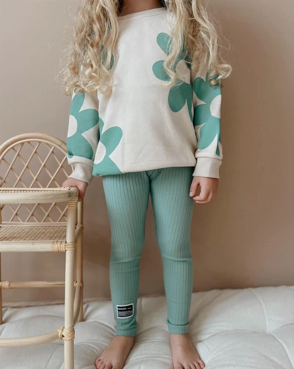 دوتیکه ست دورس و شلوار کبریتی گل بابونه ترک کد 9090 a0b5cc34-751f-42e7-a0a1-5bf5bcc14ddf.jpg