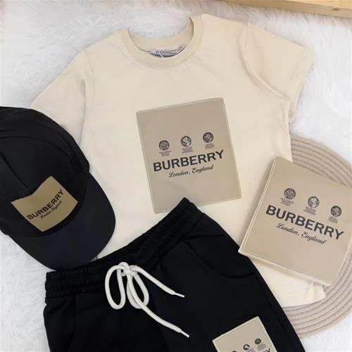 سه تیکه تیشرت شلوارک کلاه بربری ترک کد 5667