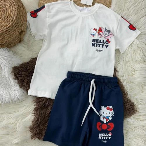 ست دوتیکه تیشرت شلوارک هلوکیتی Hپشت و رو طرحدار ترک کد 18996